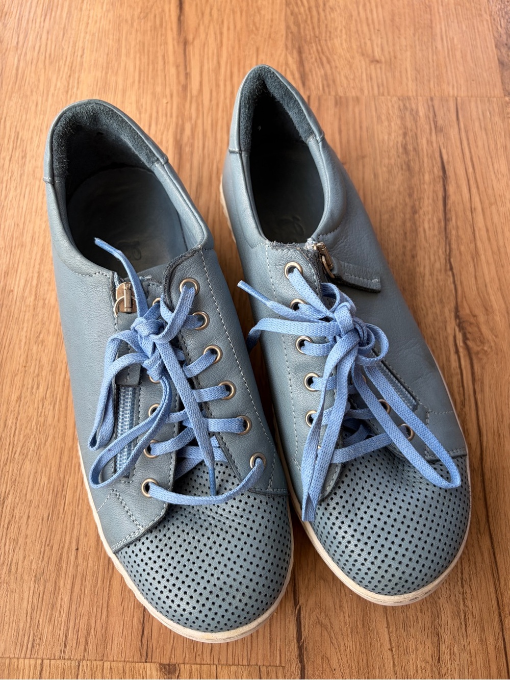 Women's Gelato Sneakers with Side Zip - sz 37